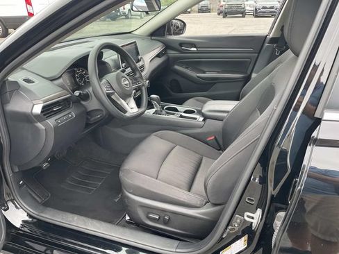 Used 2024 Nissan Altima 2.5 SV FWD image 18