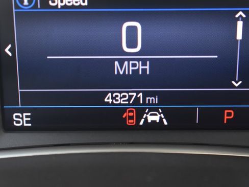 Used 2023 GMC Terrain SLE w/ Driver Convenience Package FWD image 23