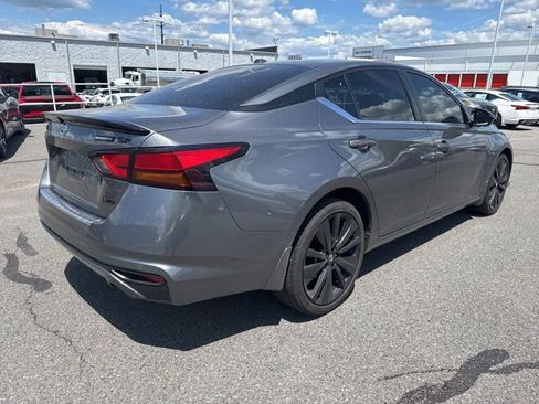 Certified 2022 Nissan Altima 2.5 SR w/ Midnight Edition Package AWD/4WD image 5