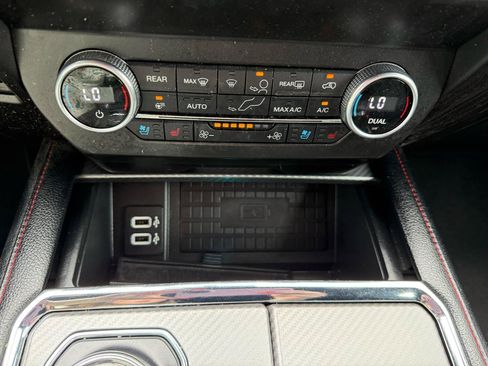 Used 2019 Ford Expedition Limited w/ Equipment Group 303A RWD image 40