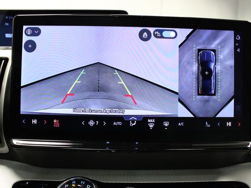 Used 2025 Ford Expedition Active image 34