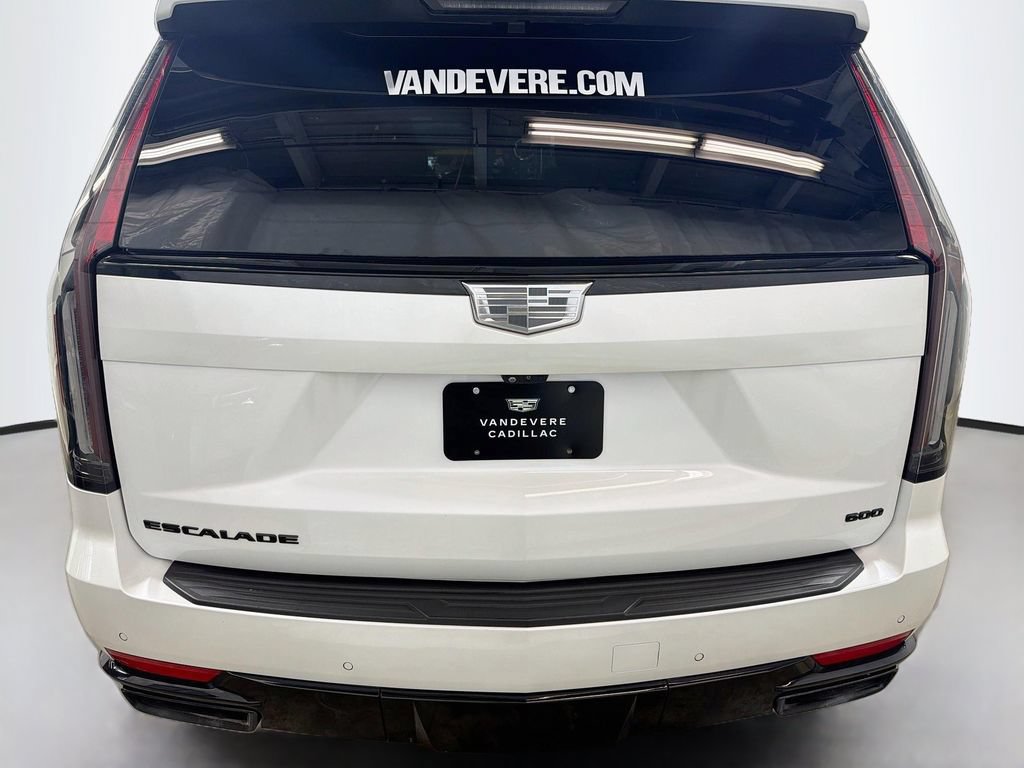 Used 2024 Cadillac Escalade Sport Platinum w/ LPO, ONYX Package AWD/4WD image 8