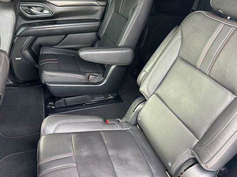 Used 2023 Chevrolet Suburban RST w/ Luxury Package image 12