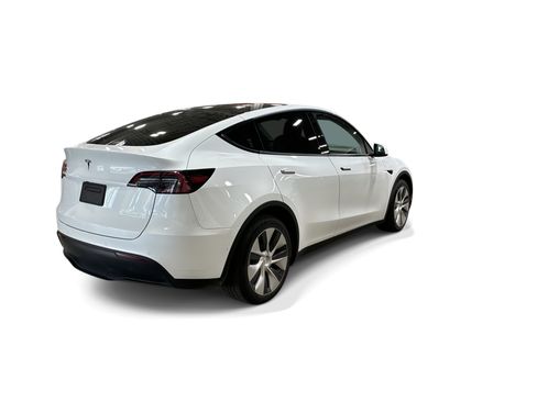 Certified 2021 Tesla Model Y Long Range AWD/4WD image 6