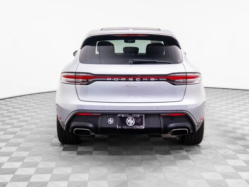 Certified 2025 Porsche Macan image 10