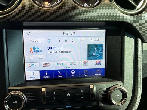 Used 2022 Ford Mustang Shelby GT500 w/ Technology Package image 16