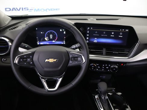 New 2026 Chevrolet Trax LT w/ LT Convenience Package FWD image 18