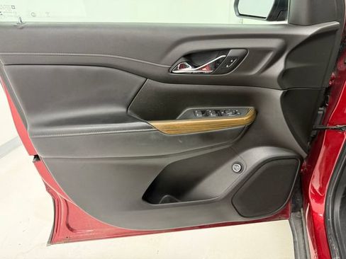 Used 2021 GMC Acadia SLE w/ Driver Convenience Package FWD image 15