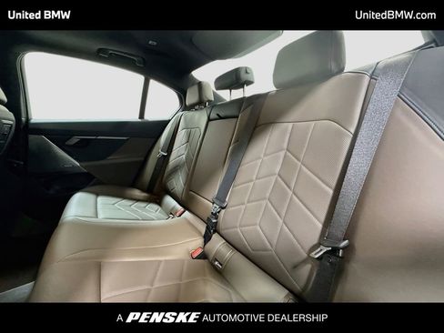 Used 2026 BMW 530i RWD image 13