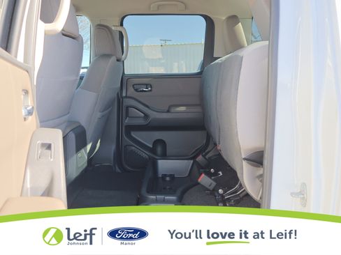 Used 2022 Nissan Frontier SV w/ Technology Package image 29