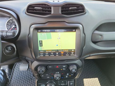 Used 2022 Jeep Renegade Latitude w/ Convenience Group AWD/4WD image 27