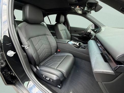 New 2027 BMW i5 eDrive40 w/ Premium Package RWD image 23