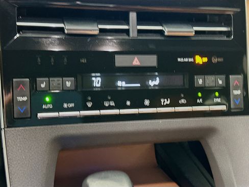 Used 2021 Toyota Avalon Limited w/ Advanced Safety Package image 24