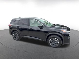 Used 2025 Nissan Rogue SV FWD video 2