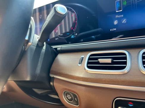 Certified 2024 Mercedes-Benz GLS 450 4MATIC image 29