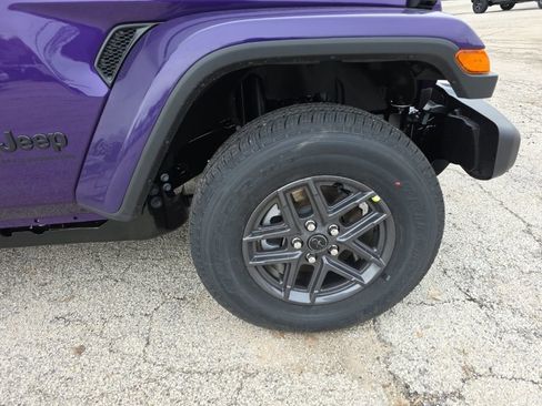 New 2026 Jeep Gladiator Sport image 3