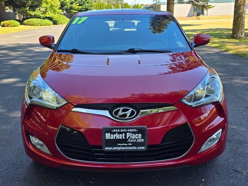 Used 2017 Hyundai Veloster Value Edition FWD image 9