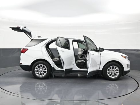 Used 2020 Chevrolet Equinox LS FWD image 30