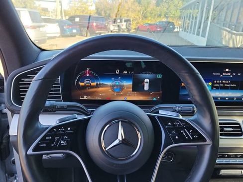 Used 2025 Mercedes-Benz GLS 450 4MATIC image 20