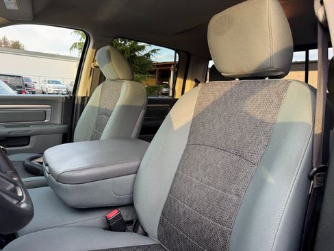 Used 2018 RAM 3500 Big Horn image 26