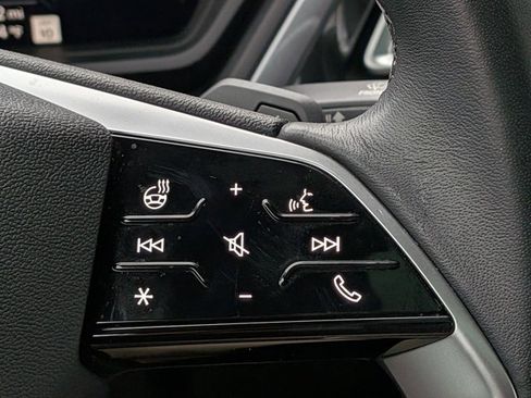 Used 2023 Audi Q4 e-tron Premium Plus w/ Premium Plus image 9