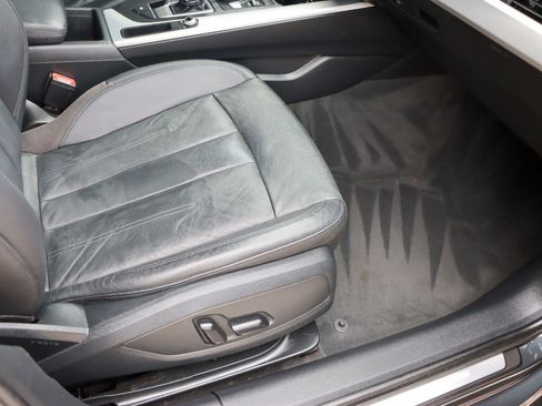 Used 2017 Audi A4 2.0T Premium w/ Audi MMI Navigation Plus image 31