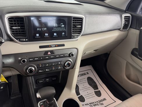 Used 2020 Kia Sportage LX AWD/4WD image 12