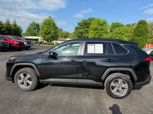 Used 2024 Toyota RAV4 XLE FWD image 2