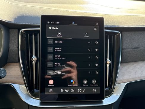 Used 2025 Volvo XC90 B6 Plus image 23