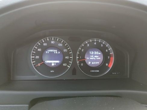 Used 2010 Volvo V70 image 19