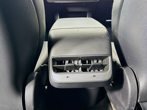 Used 2021 Tesla Model Y Long Range image 27