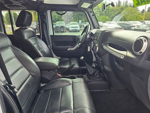 Used 2012 Jeep Wrangler Unlimited Sahara w/ Dual Top Group image 10