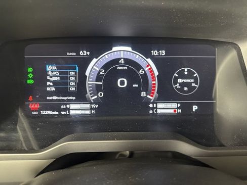 Used 2025 Toyota Tundra Limited AWD/4WD image 18