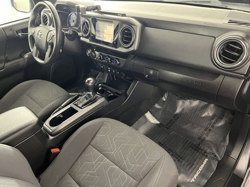 Used 2018 Toyota Tacoma TRD Off-Road image 22