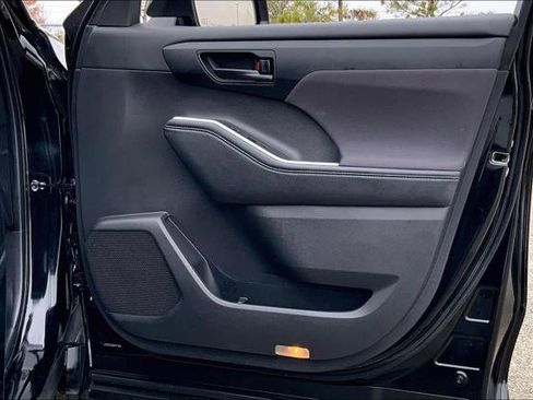 Certified 2024 Toyota Highlander LE image 22