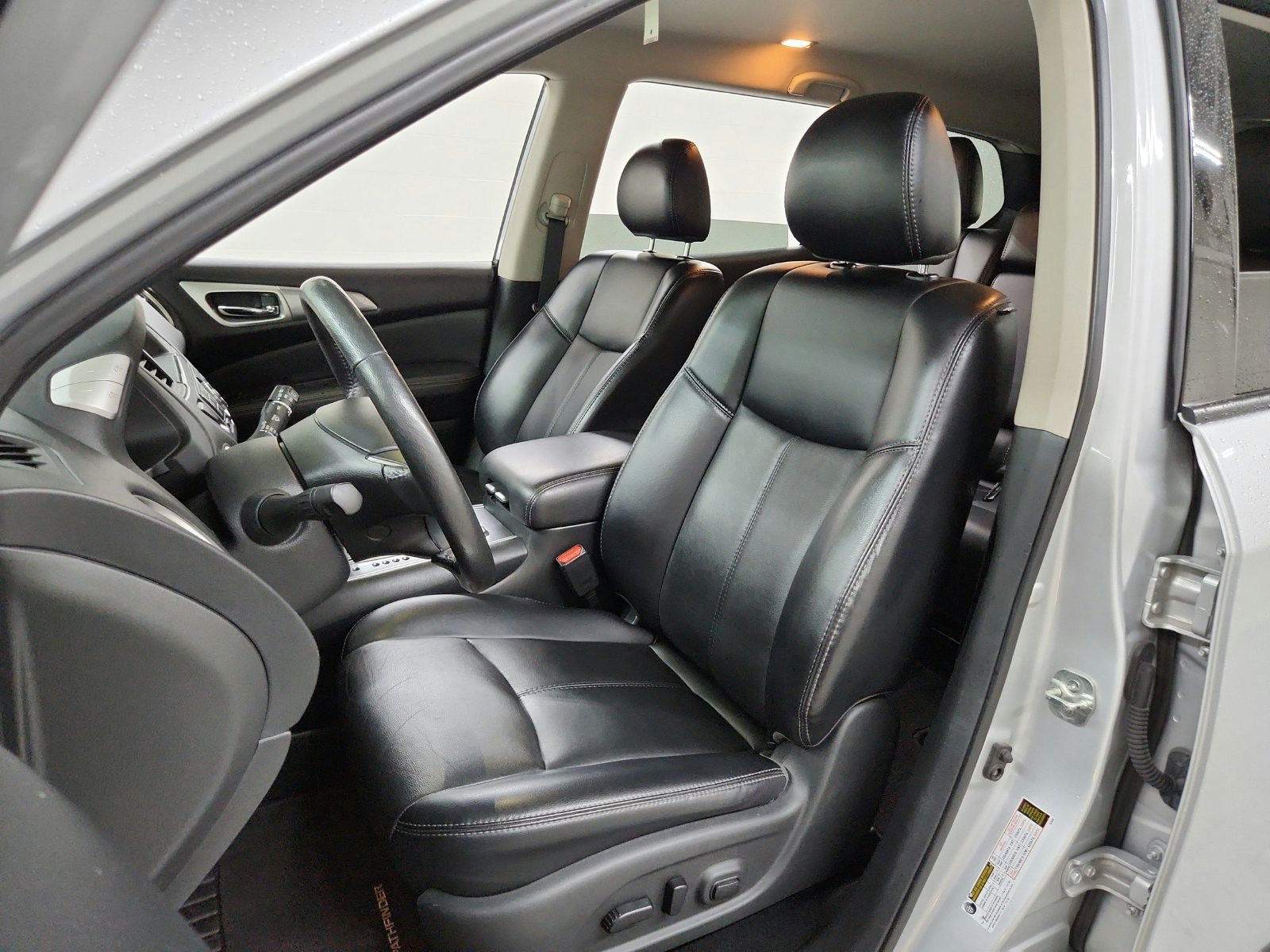 Used 2019 Nissan Pathfinder SL AWD/4WD image 35
