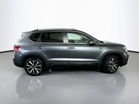 Used 2024 Volkswagen Taos SE FWD image 8
