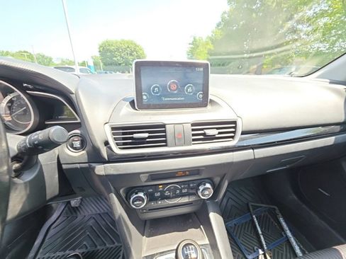 Used 2016 MAZDA MAZDA3 i Touring w/ Popular Equipment Package FWD image 16