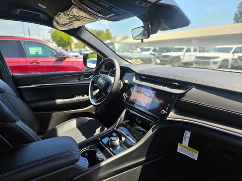 New 2026 Jeep Grand Cherokee Altitude RWD image 24