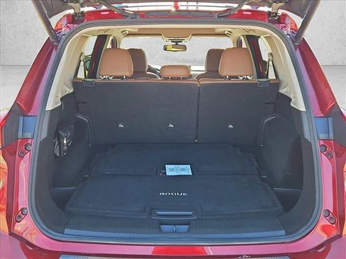 Used 2024 Nissan Rogue Platinum FWD image 6