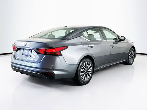 Used 2025 Nissan Altima 2.5 SV image 9