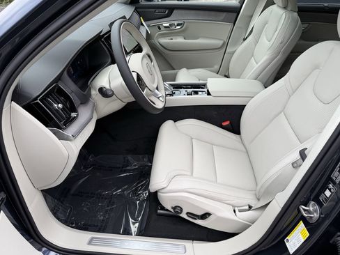 New 2026 Volvo XC90 B6 Ultra image 9