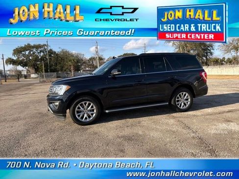 Used 2021 Ford Expedition XLT image 3