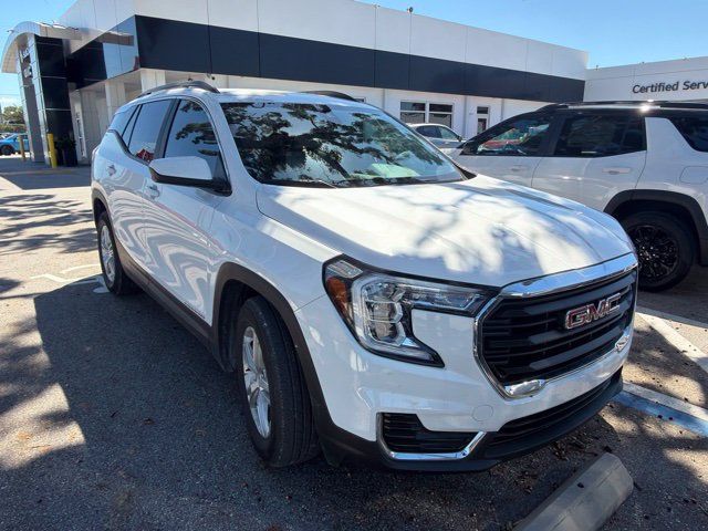 Used 2023 GMC Terrain SLE w/ Driver Convenience Package FWD image 1
