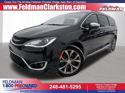 Used 2019 Chrysler Pacifica Limited w/ Tire & Wheel Group image 1