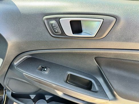 Used 2019 Ford EcoSport SE image 28