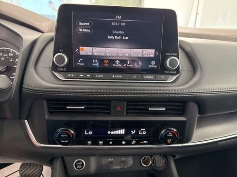 Used 2023 Nissan Rogue SV AWD/4WD image 22