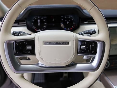 Used 2023 Land Rover Range Rover Long Wheelbase SE AWD/4WD image 11