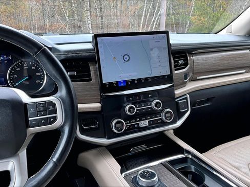Used 2023 Ford Expedition Max Limited image 7