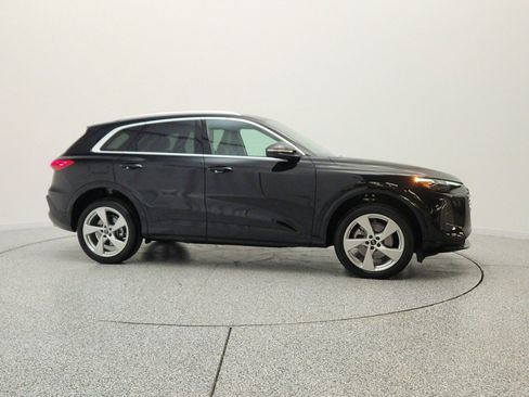 Used 2025 Audi Q5 Premium Plus w/ Premium Plus AWD/4WD image 4